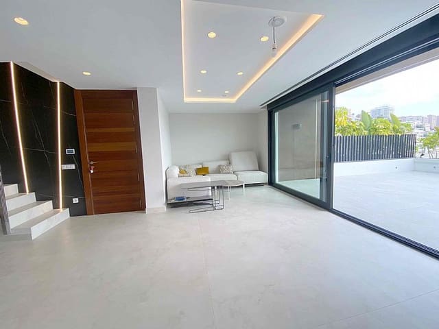 4 bedroom Villa for sale in Levante Alto, Benidorm with pool - € 1,650,000 (Ref: 9200811)