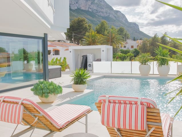 4 soveværelse Villa til salg i Centro Urbano, Dénia med swimmingpool - € 1.190.000 (Ref: 9202762)