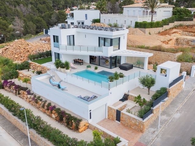 4 soveværelse Villa til salg i Centro Urbano, Dénia med swimmingpool - € 1.190.000 (Ref: 9202762)