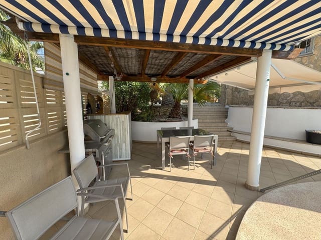 4 quarto Moradia para venda em Canuta, Calpe / Calp com piscina - 760 000 € (Ref: 9202765)