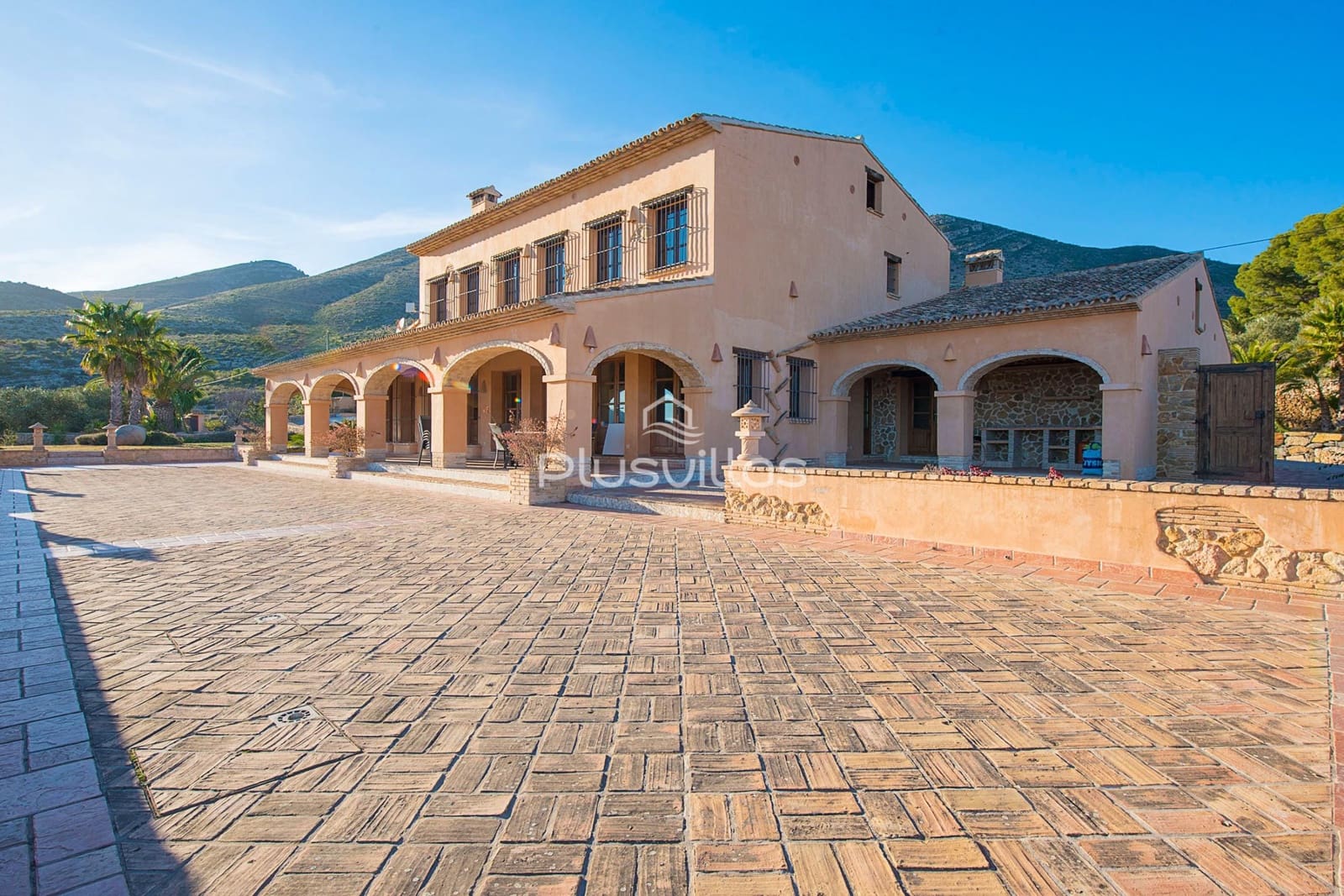 5 quarto Moradia para venda em Benissa com piscina - 1 890 000 € (Ref: 9202775)