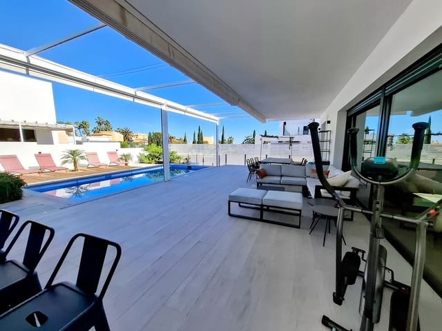 3 soveværelse Villa til salg i Centro Urbano, Dénia med swimmingpool - € 870.000 (Ref: 9204907)