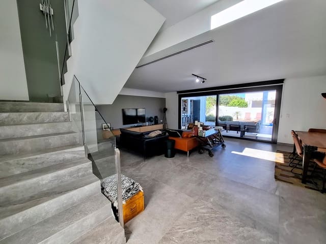 3 soveværelse Villa til salg i Centro Urbano, Dénia med swimmingpool - € 870.000 (Ref: 9204907)