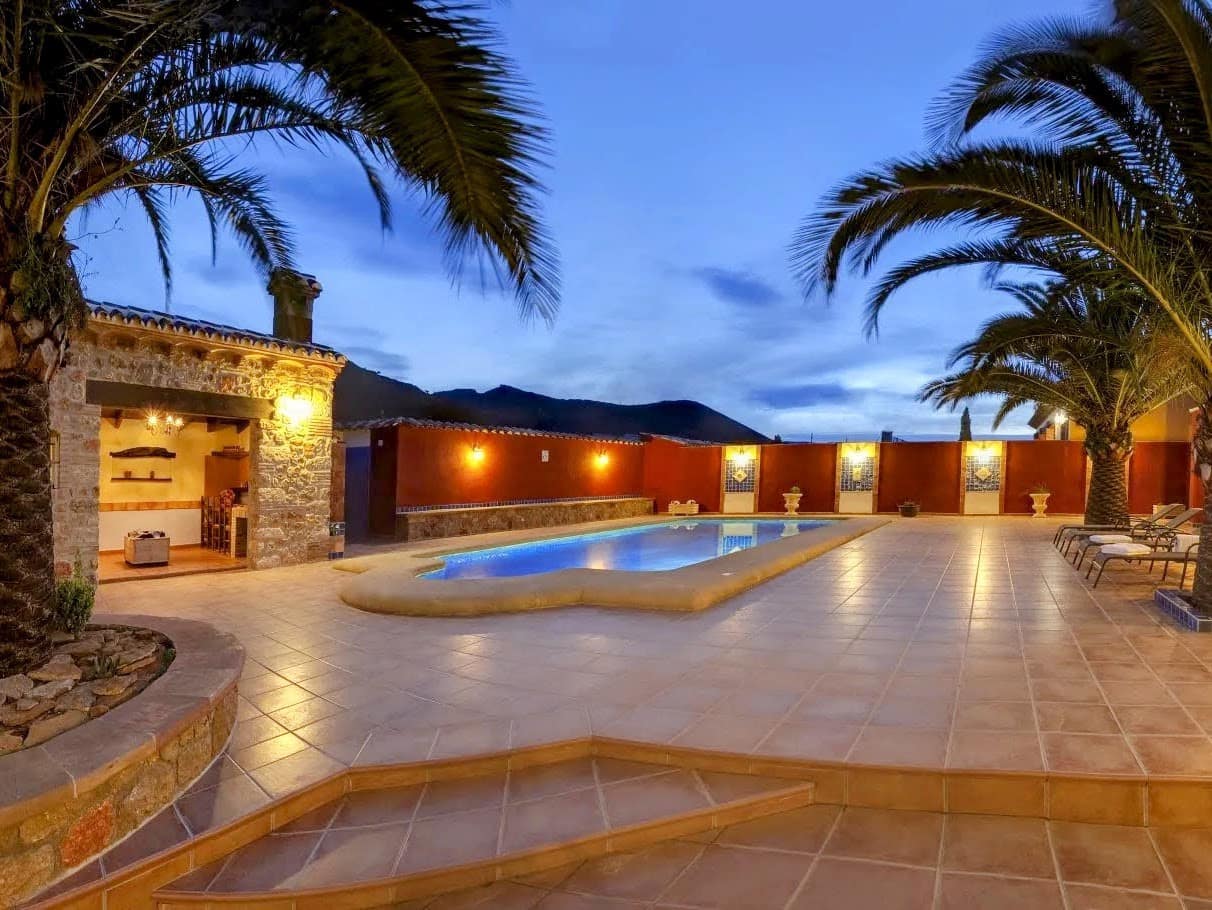 12 soveværelse Villa til salg i Lliber med swimmingpool - € 1.550.000 (Ref: 9240495)