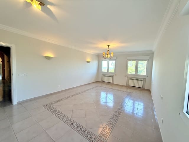 6 bedroom Villa for sale in Sella - € 965,000 (Ref: 9240499)