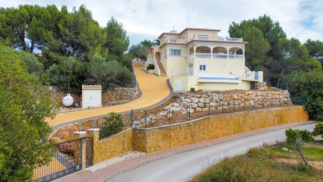 4 soveværelse Villa til salg i Centro ciudad, Javea / Xàbia med swimmingpool - € 835.000 (Ref: 9240504)