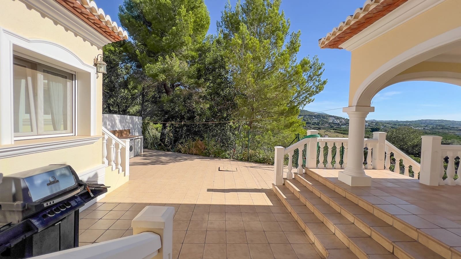 4 soveværelse Villa til salg i Javea / Xabia med swimmingpool - € 835.000 (Ref: 9240504)