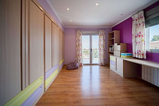 4 soveværelse Villa til salg i Centro Urbano, Dénia med swimmingpool - € 650.000 (Ref: 9243491)