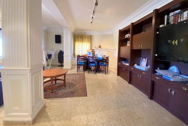 8 Zimmer Villa zu verkaufen in Centro Urbano, Dénia mit Pool - 750.000 € (Ref: 9243493)