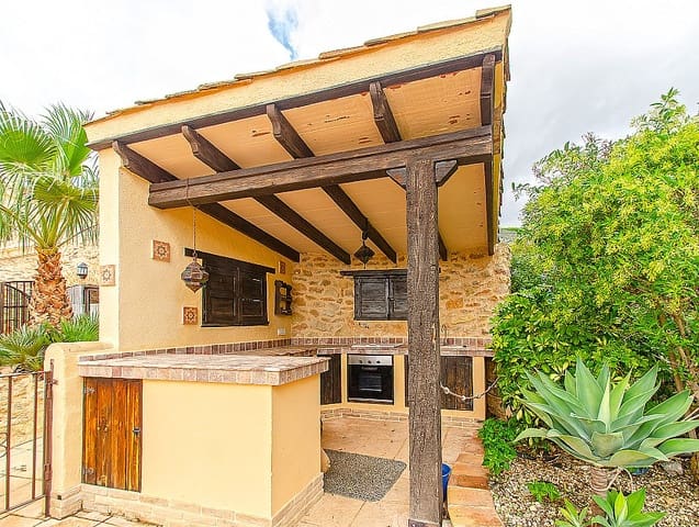 7 soverom Villa til salgs i Benissa med svømmebasseng - € 1 300 000 (Ref: 9243494)