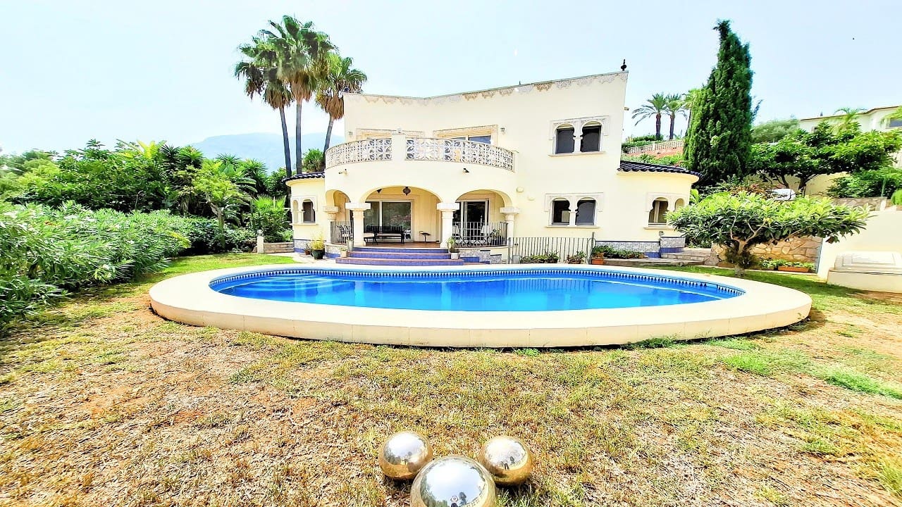 3 sovrum Villa till salu i Denia med pool - 725 000 € (Ref: 9243496)