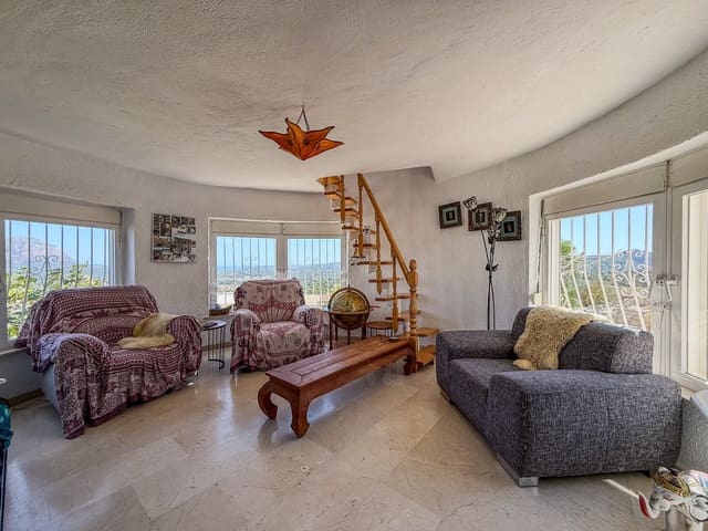 5 soveværelse Villa til salg i Pedreguer med swimmingpool - € 599.000 (Ref: 9243497)