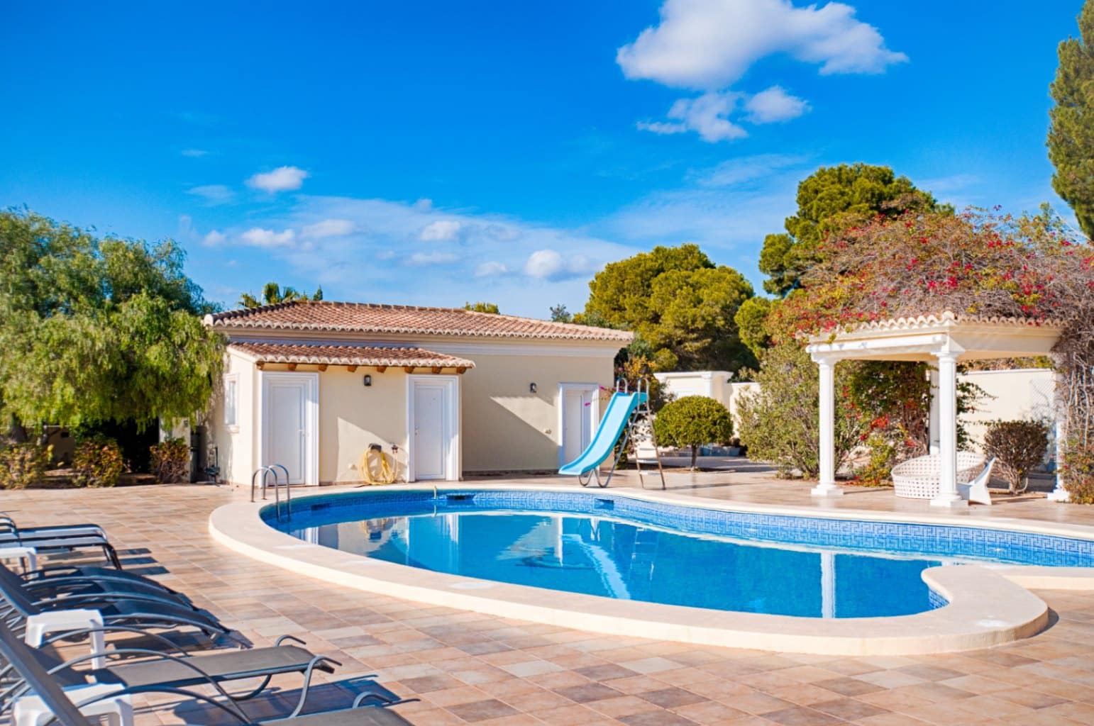 5 soverom Villa til salgs i Moraira med svømmebasseng - € 2 450 000 (Ref: 9270026)