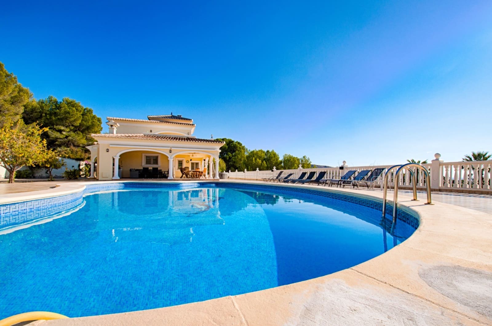 5 soverom Villa til salgs i Moraira med svømmebasseng - € 2 450 000 (Ref: 9270026)