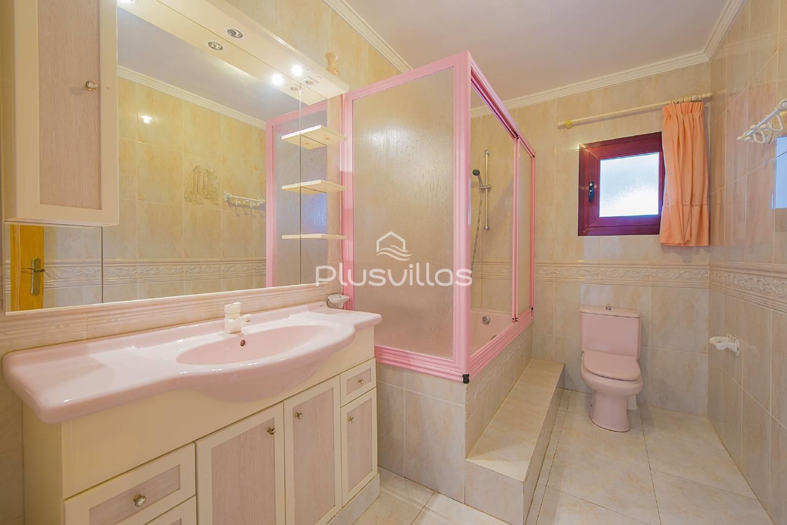 11 makuuhuone Huvila myytävänä paikassa Calpe / Calp mukana uima-altaan - 990 000 € (Ref: 9326723)