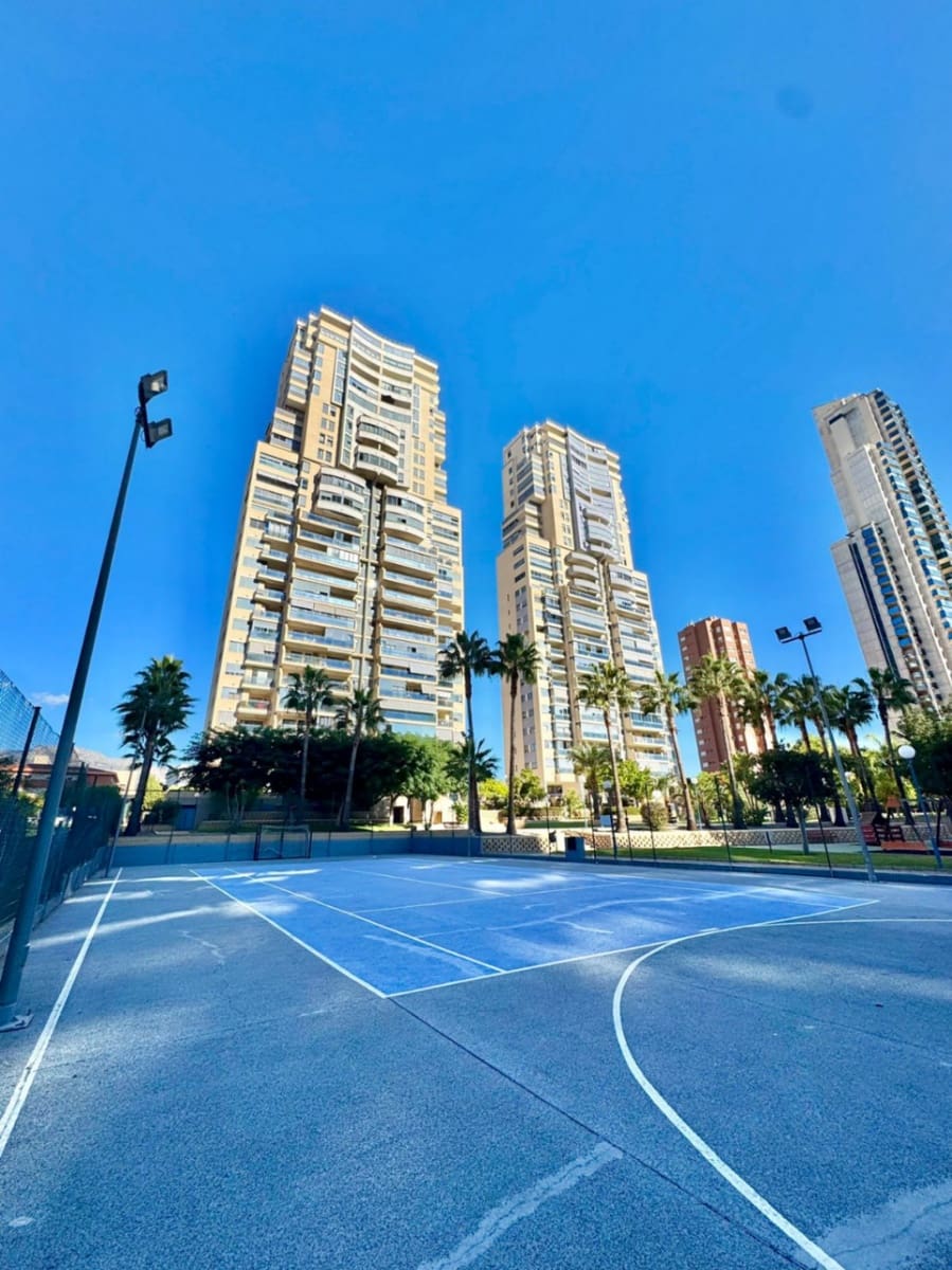 3 sypialnia Apartament na sprzedaż w Benidorm z basenem - 330 000 € (Ref: 9353808)