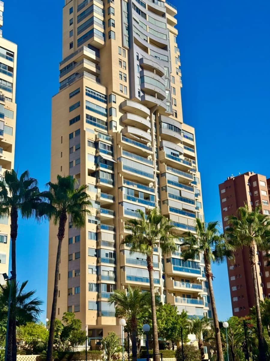 3 sypialnia Apartament na sprzedaż w Benidorm z basenem - 330 000 € (Ref: 9353808)