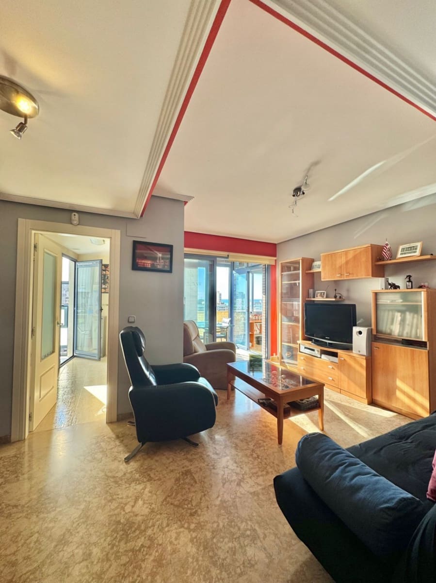 3 sypialnia Apartament na sprzedaż w Benidorm z basenem - 330 000 € (Ref: 9353808)