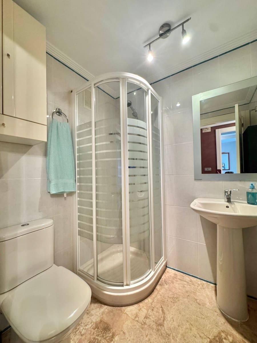 3 sypialnia Apartament na sprzedaż w Benidorm z basenem - 330 000 € (Ref: 9353808)