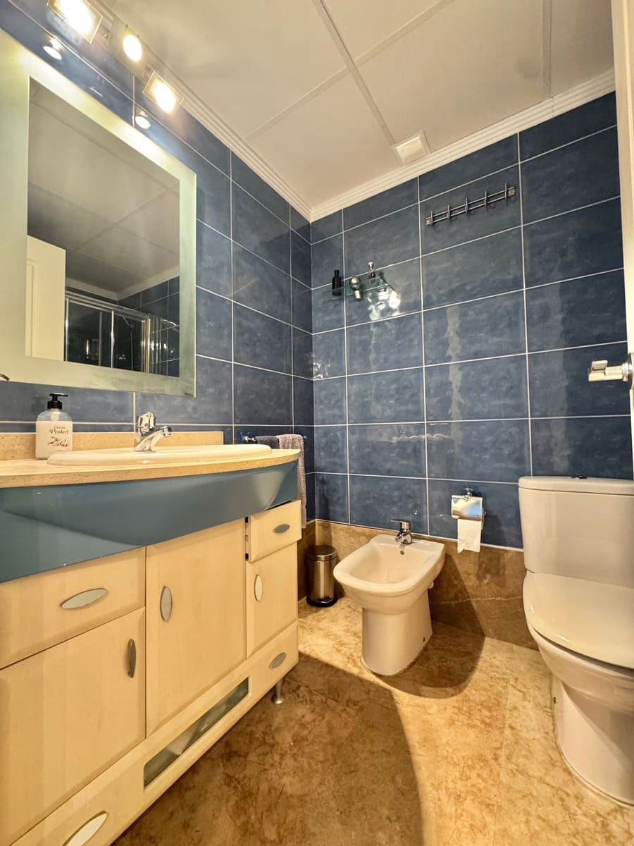 3 sypialnia Apartament na sprzedaż w Benidorm z basenem - 330 000 € (Ref: 9353808)