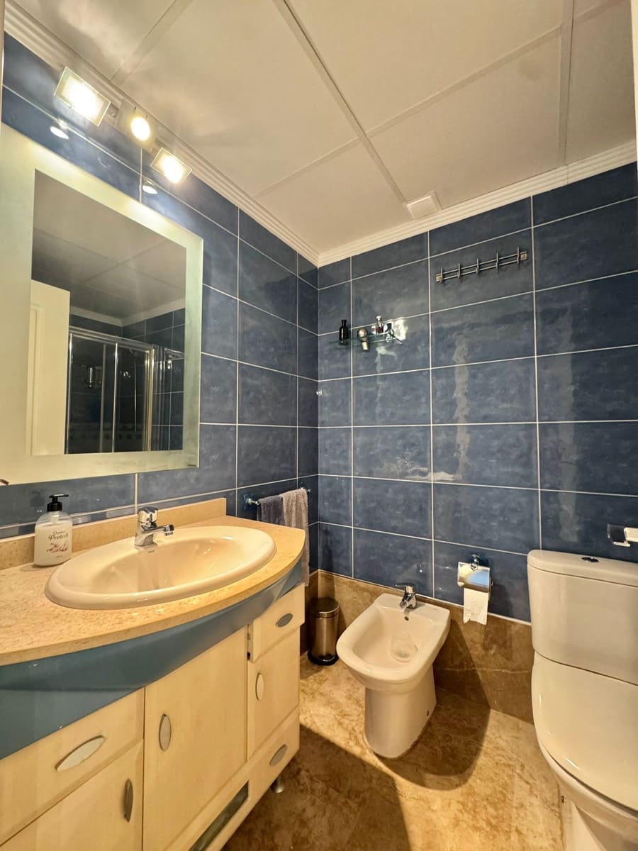 3 sypialnia Apartament na sprzedaż w Benidorm z basenem - 330 000 € (Ref: 9353808)