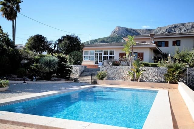 6 Zimmer Villa zu verkaufen in Pueblo, Calpe / Calp mit Pool - 1.200.000 € (Ref: 9353811)