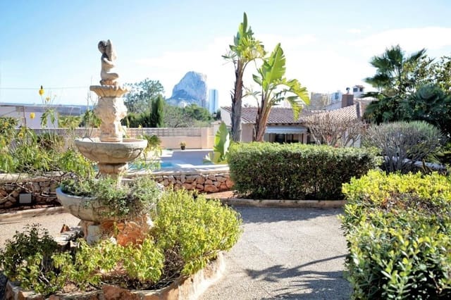 6 Zimmer Villa zu verkaufen in Pueblo, Calpe / Calp mit Pool - 1.200.000 € (Ref: 9353811)