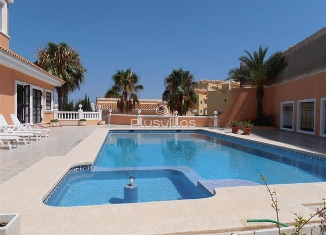 5 bedroom Villa for sale in Maryvilla, Calpe / Calp with pool - € 895,000 (Ref: 9367806)