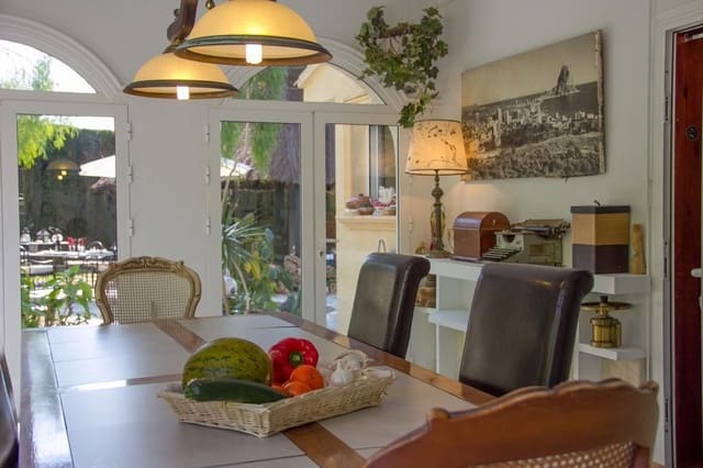 4 bedroom Villa for sale in Pueblo, Calpe / Calp with pool - € 2,250,000 (Ref: 9383180)