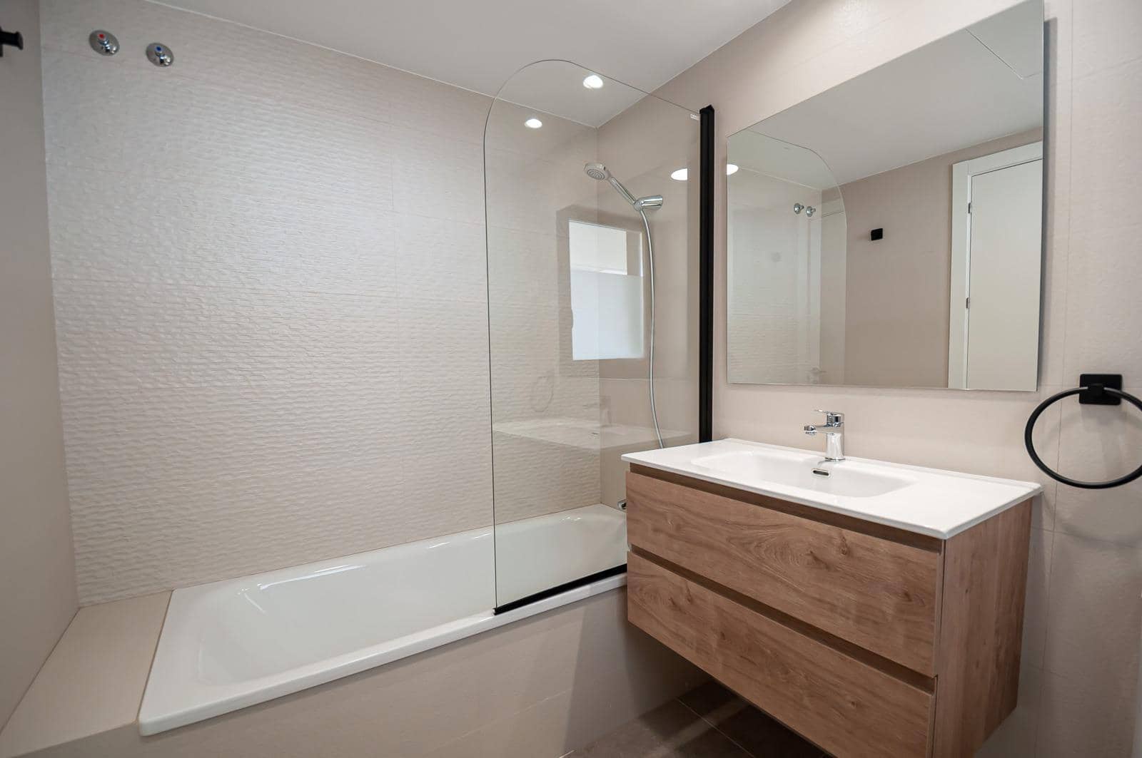 2 bedroom Apartment for sale in Calpe / Calp with pool - € 597,060 (Ref: 9383184)