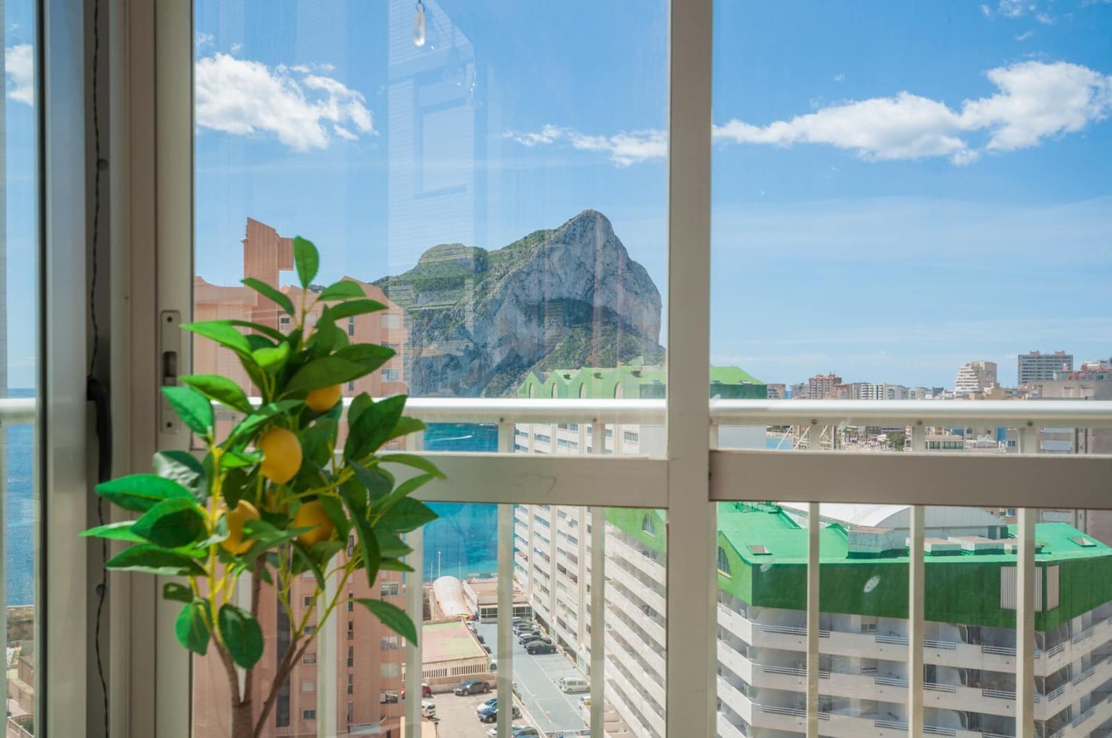 2 bedroom Apartment for sale in Calpe / Calp - € 279,000 (Ref: 9383185)