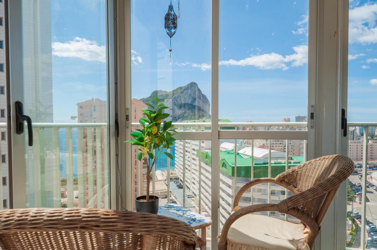 2 bedroom Apartment for sale in Calpe / Calp - € 279,000 (Ref: 9383185)