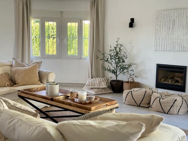 Chalet de 4 habitaciones en Casco Urbano, Teulada-Moraira en venta con piscina - 1.100.000 € (Ref: 9391969)