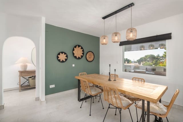 Chalet de 4 habitaciones en Casco Urbano, Teulada-Moraira en venta con piscina - 1.100.000 € (Ref: 9391969)