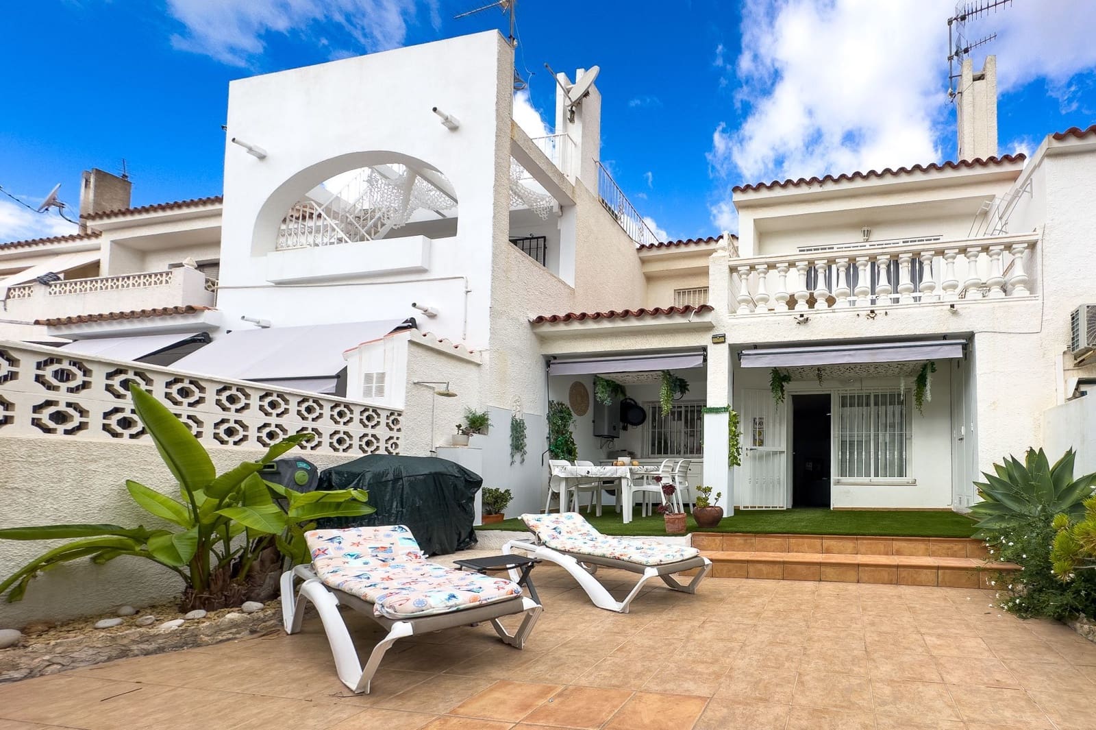 3 makuuhuone Bungalow myytävänä paikassa Calpe / Calp mukana uima-altaan - 325 000 € (Ref: 9414388)