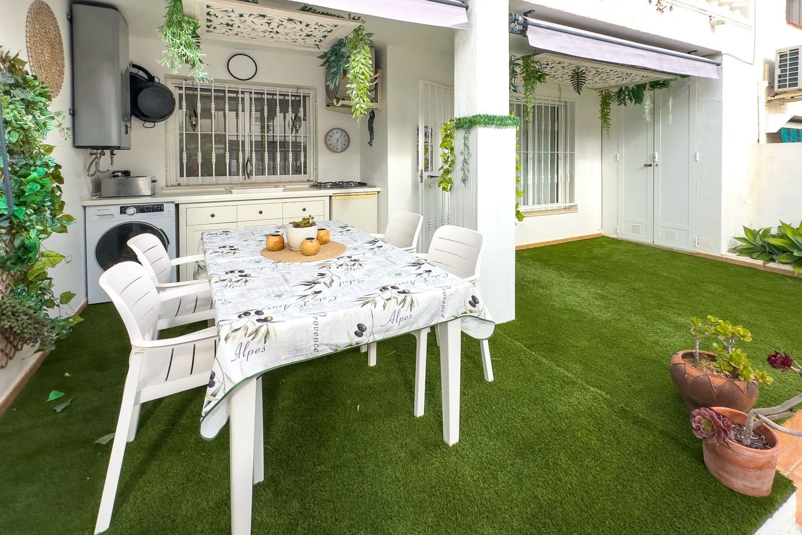 3 makuuhuone Bungalow myytävänä paikassa Calpe / Calp mukana uima-altaan - 325 000 € (Ref: 9414388)