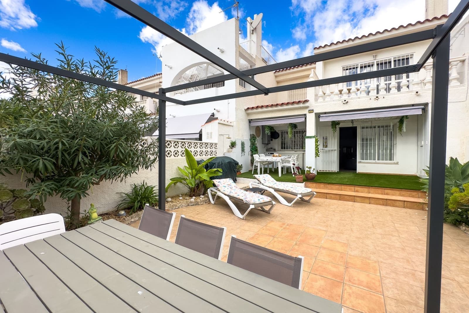 3 makuuhuone Bungalow myytävänä paikassa Calpe / Calp mukana uima-altaan - 325 000 € (Ref: 9414388)