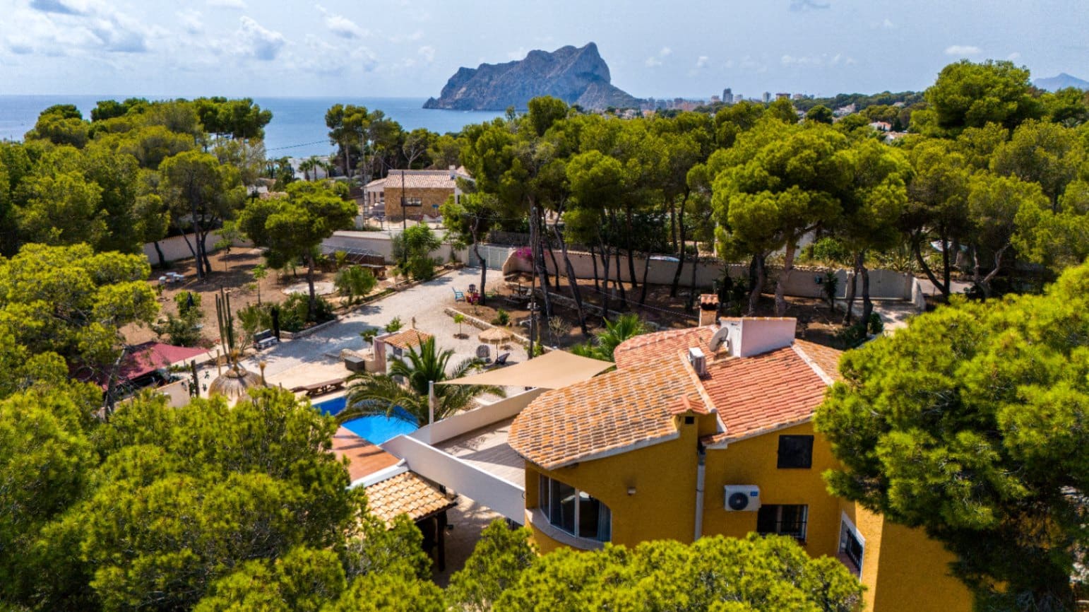 4 Zimmer Villa zu verkaufen in Benissa mit Pool - 895.000 € (Ref: 9414404)