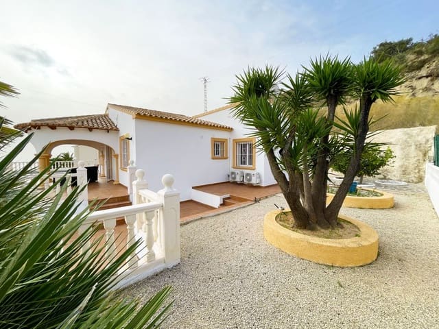 4 Zimmer Villa zu verkaufen in Oltamar - Cucarres, Calpe / Calp mit Pool - 716.000 € (Ref: 9419996)