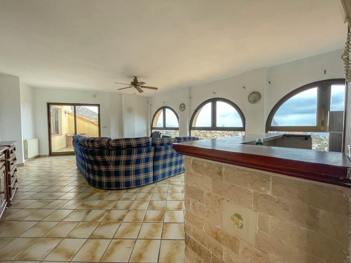 5 bedroom Villa for sale in Calpe / Calp with pool - € 1,290,000 (Ref: 9423971)