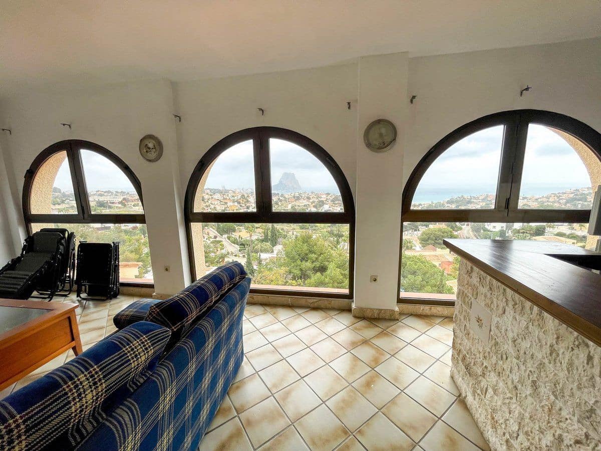 5 bedroom Villa for sale in Calpe / Calp with pool - € 1,290,000 (Ref: 9423971)