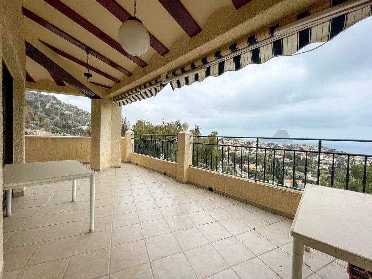 5 bedroom Villa for sale in Calpe / Calp with pool - € 1,290,000 (Ref: 9423971)