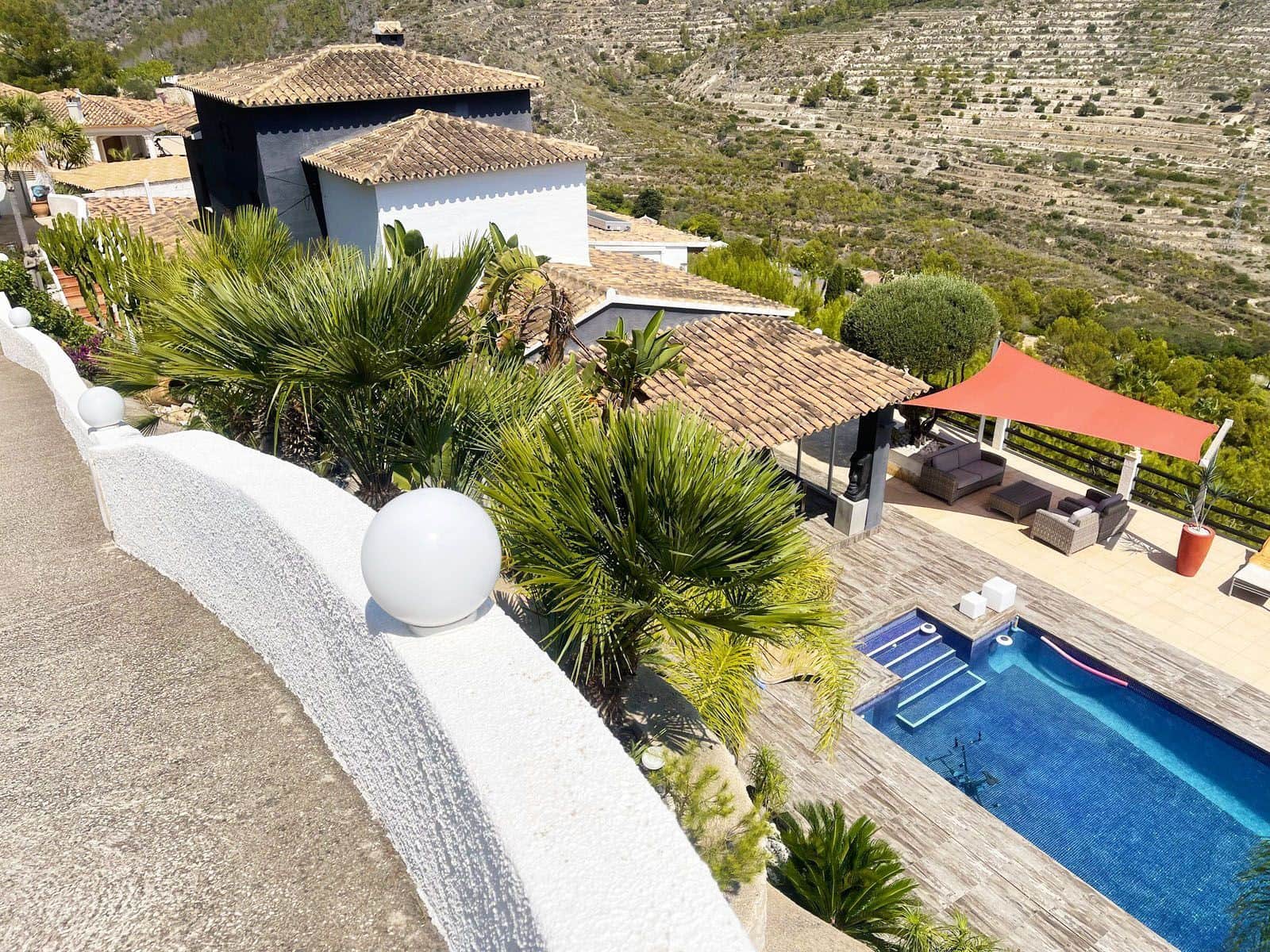 3 sovrum Villa till salu i Calpe / Calp med pool - 1 200 000 € (Ref: 9423973)