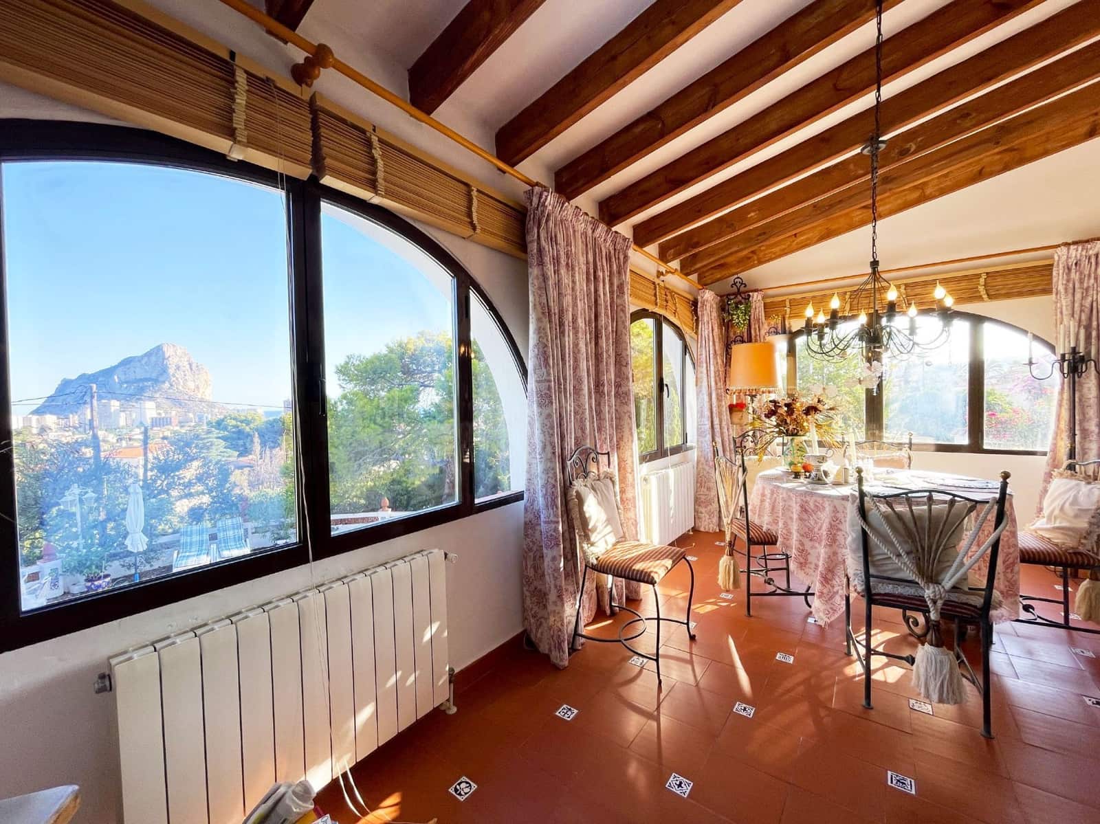 5 bedroom Villa for sale in Calpe / Calp with pool - € 850,000 (Ref: 9423978)