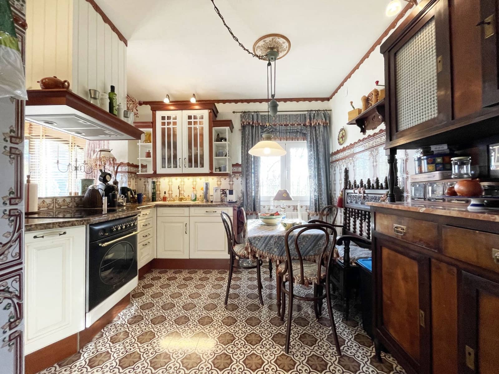 5 bedroom Villa for sale in Calpe / Calp with pool - € 850,000 (Ref: 9423978)