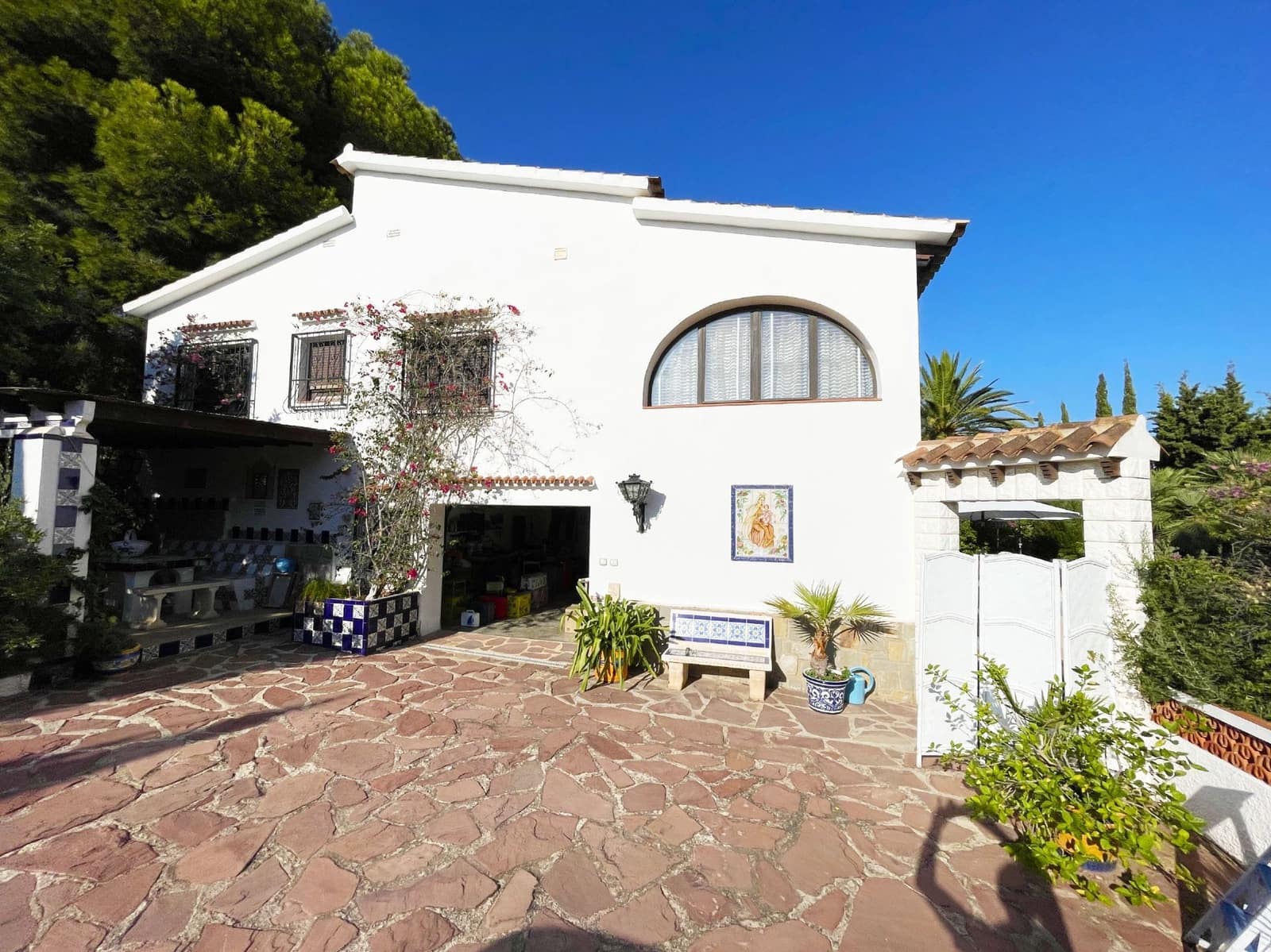 5 bedroom Villa for sale in Calpe / Calp with pool - € 850,000 (Ref: 9423978)