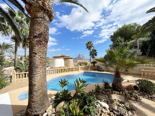5 bedroom Villa for sale in Pueblo, Calpe / Calp with pool - € 900,000 (Ref: 9423981)