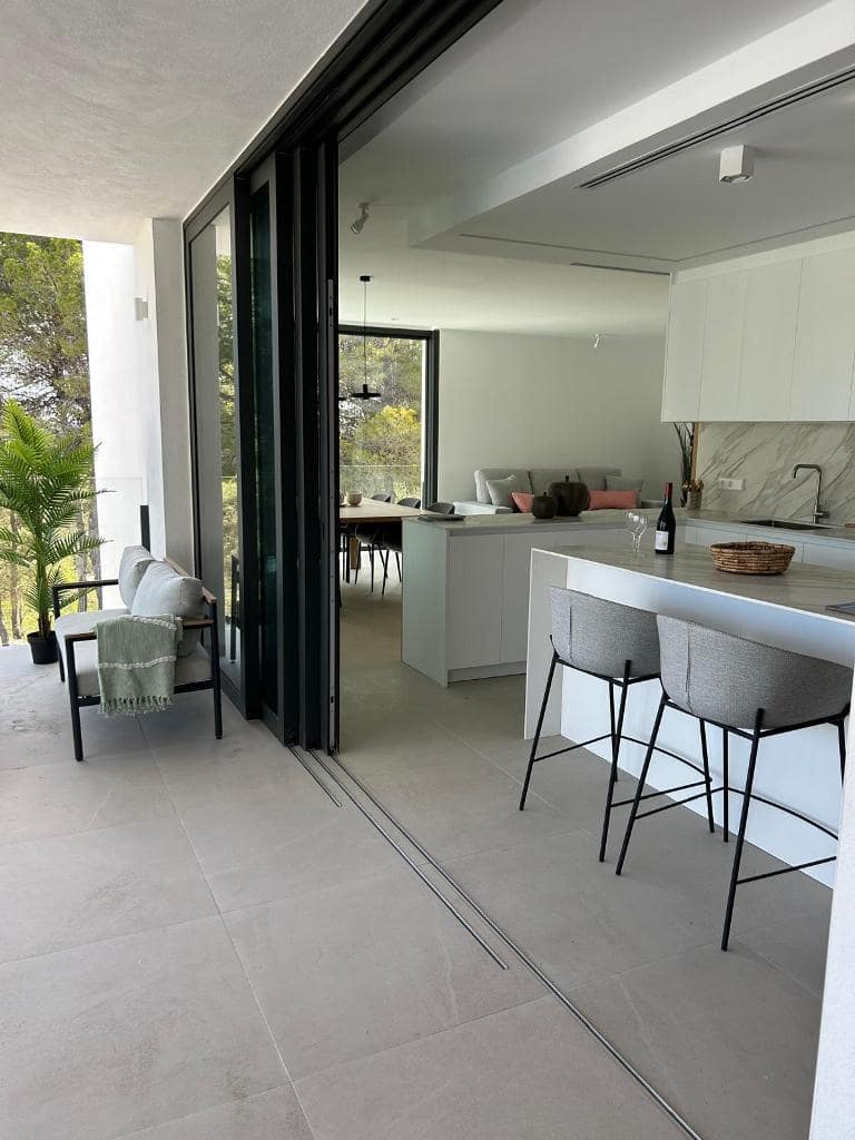 4 soveværelse Villa til salg i Moraira med swimmingpool - € 1.585.000 (Ref: 9437604)