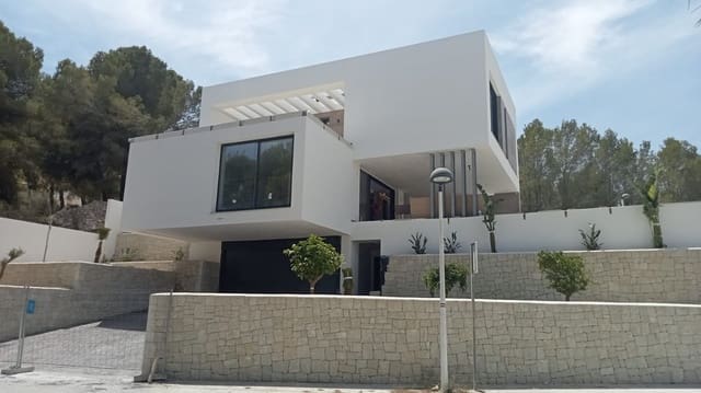 4 bedroom Villa for sale in Casco Urbano, Teulada-Moraira with pool - € 1,585,000 (Ref: 9437604)