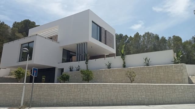 4 bedroom Villa for sale in Casco Urbano, Teulada-Moraira with pool - € 1,585,000 (Ref: 9437604)